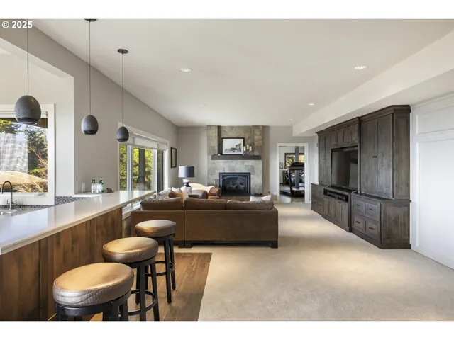 $1,850,000 | 11925 Northeast Lauren Lane, Newberg, OR 97132