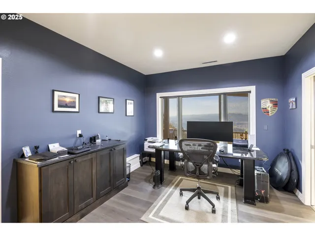 $1,850,000 | 11925 Northeast Lauren Lane, Newberg, OR 97132