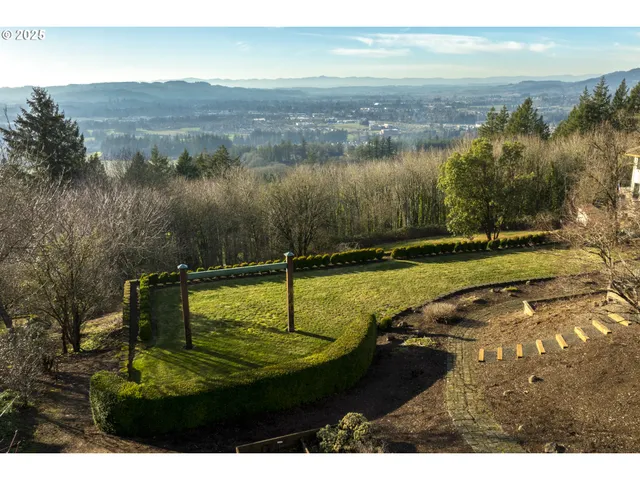 $1,850,000 | 11925 Northeast Lauren Lane, Newberg, OR 97132