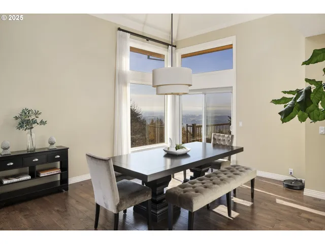 $1,850,000 | 11925 Northeast Lauren Lane, Newberg, OR 97132