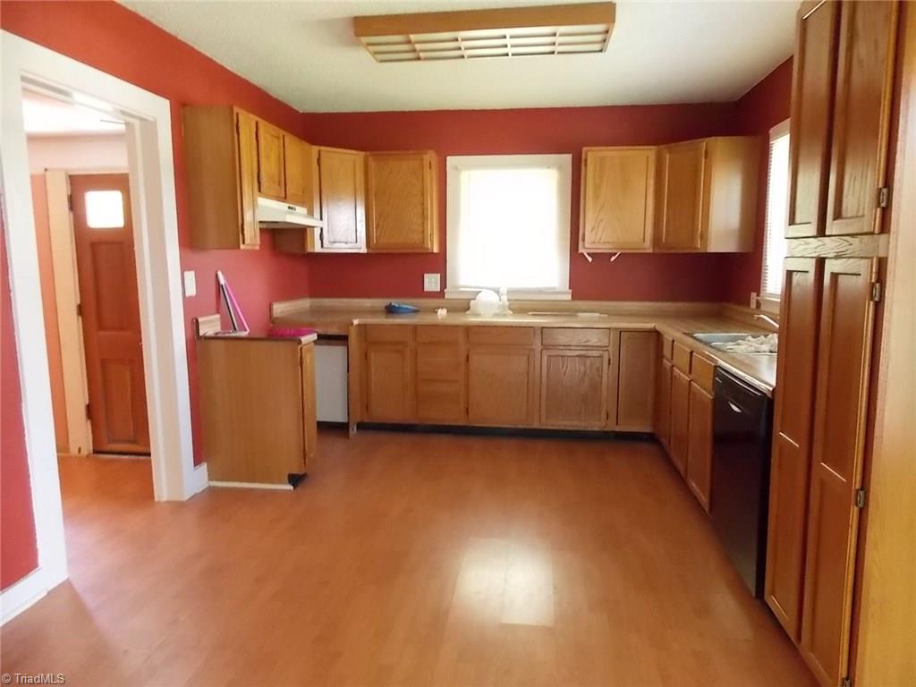 486 Simpson Road Mount Airy, NC 27030 - Photo 5 of 10 Gallery Image 5