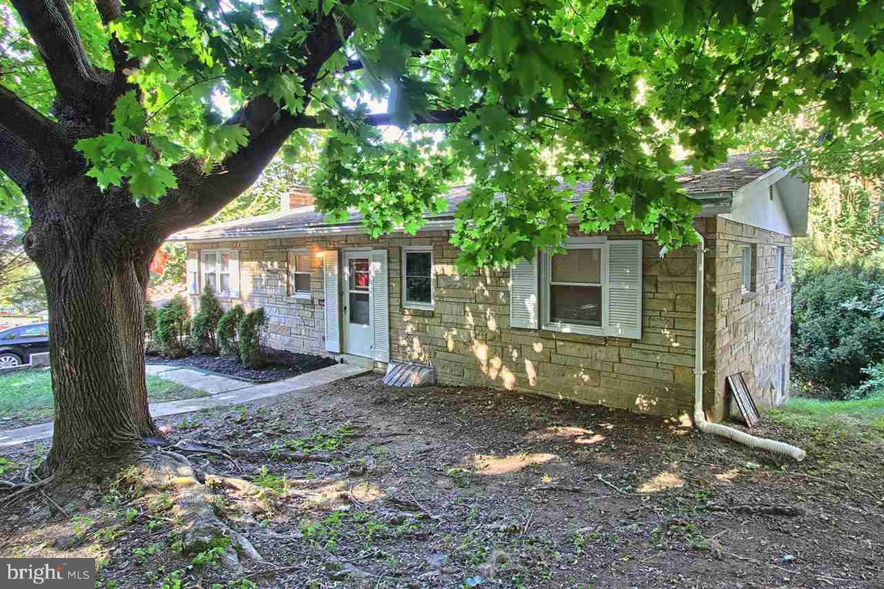 209 Evergreen Road New Cumberland, PA 17070 - Photo 2 of 23 Gallery Image 2