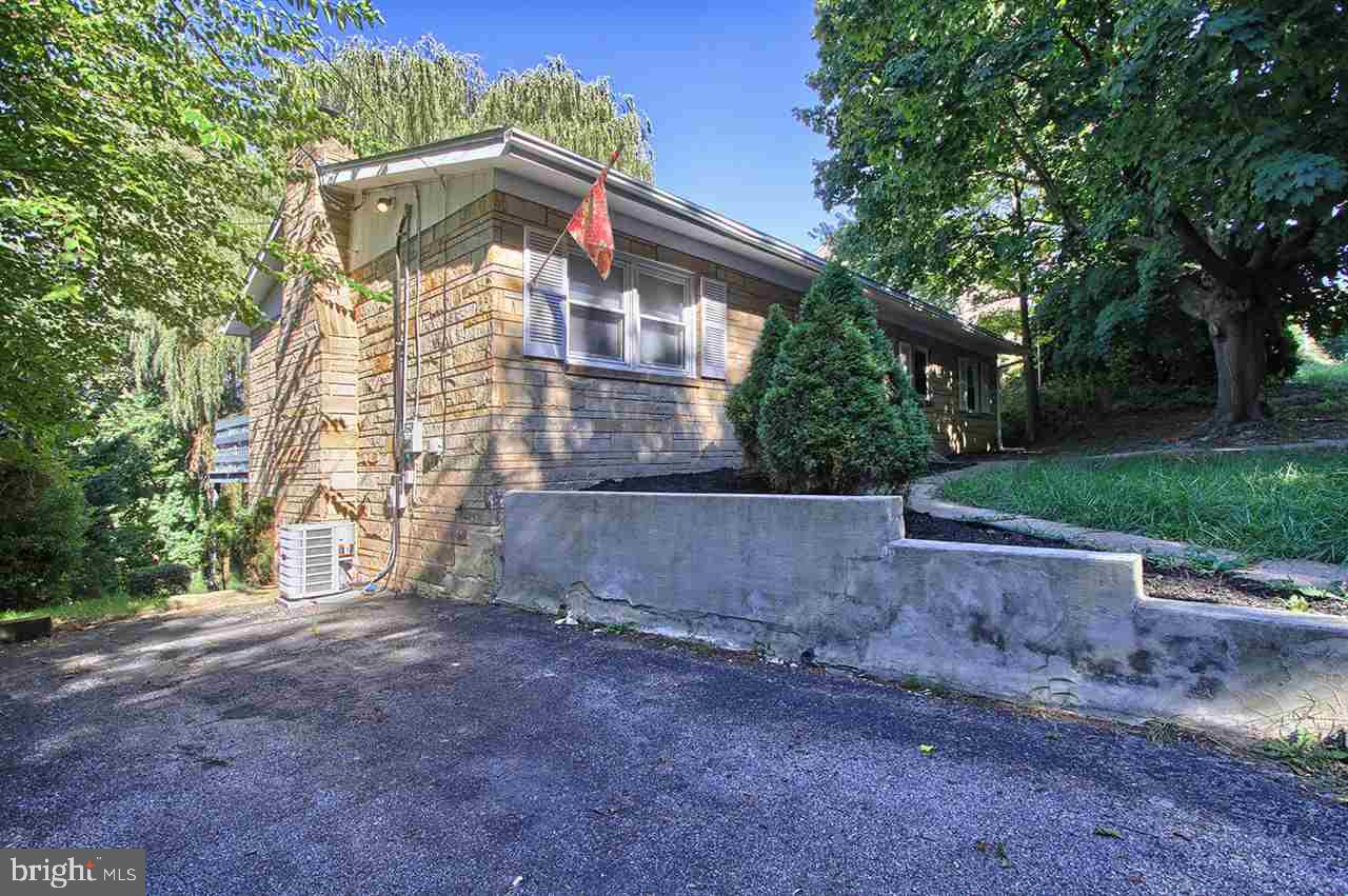 209 Evergreen Road New Cumberland, PA 17070 - Photo 3 of 23 Gallery Image 3