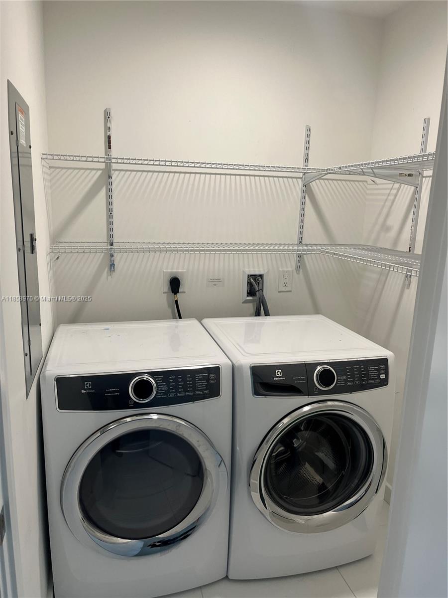 851 Northeast 1st Avenue, Unit 906 Miami, FL 33132 - Photo 18 of 27