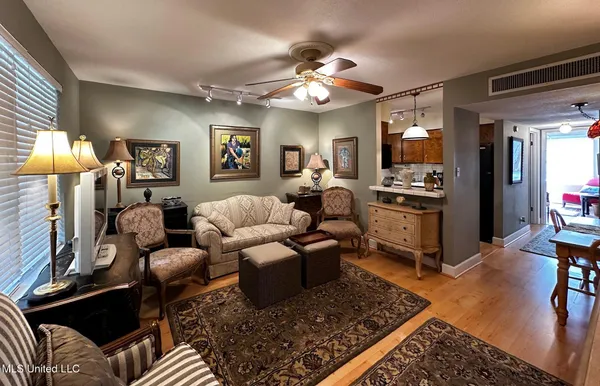 $1,300 | 3310 Washington Avenue, Unit 1220, Pascagoula, MS 39581