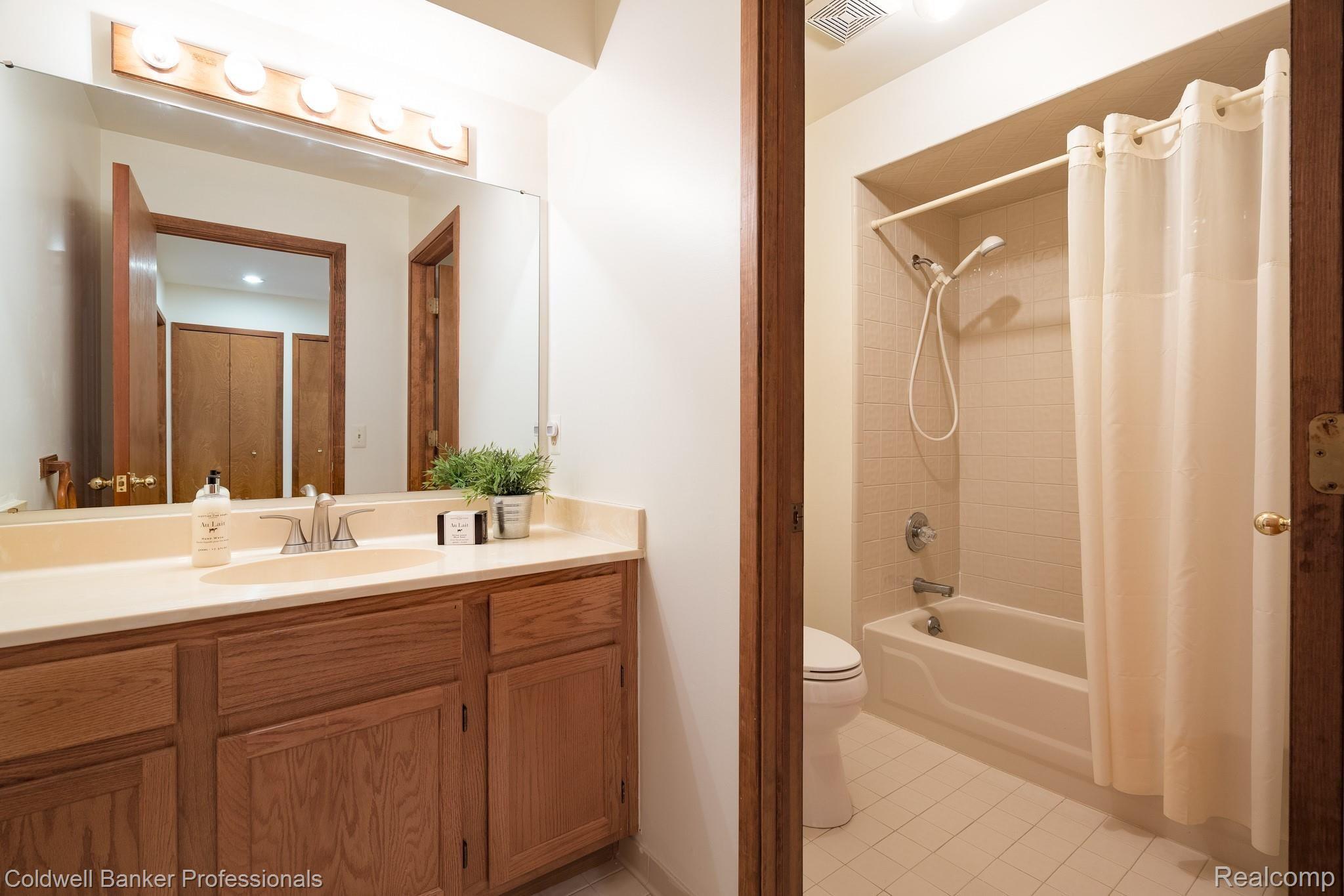 5079 Orion Road Rochester, MI 48306 - Photo 30 of 40 5079-Orion-Rd-30.JPG