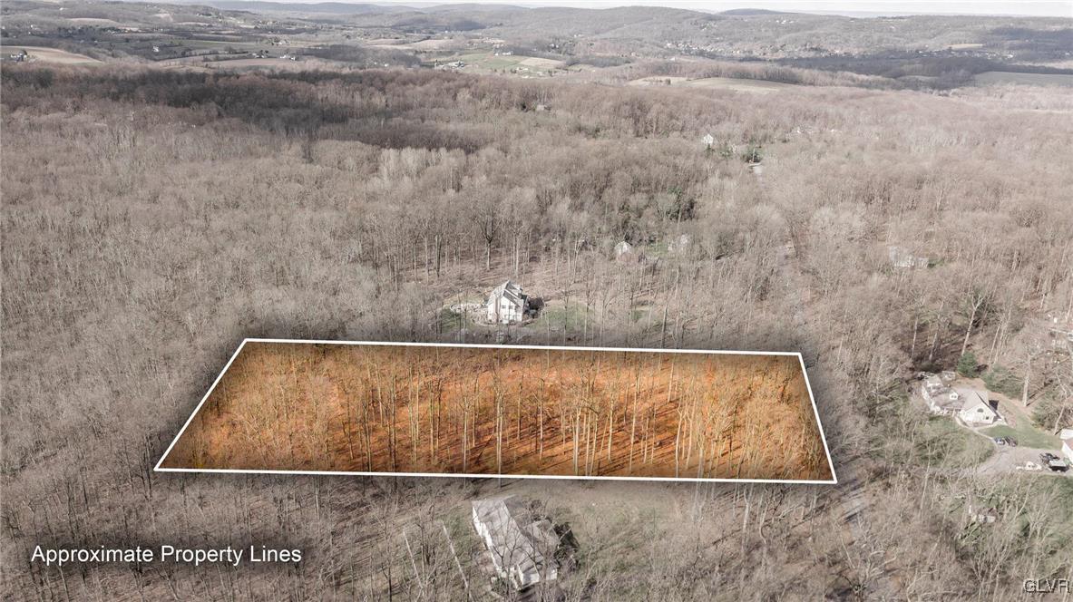3417 Winding Road Coopersburg, PA 18036 - Photo 2 of 23 Gallery Image 2
