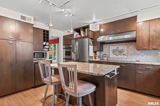 $399,000 | 2316 South Willemore Avenue, Springfield, IL 62704