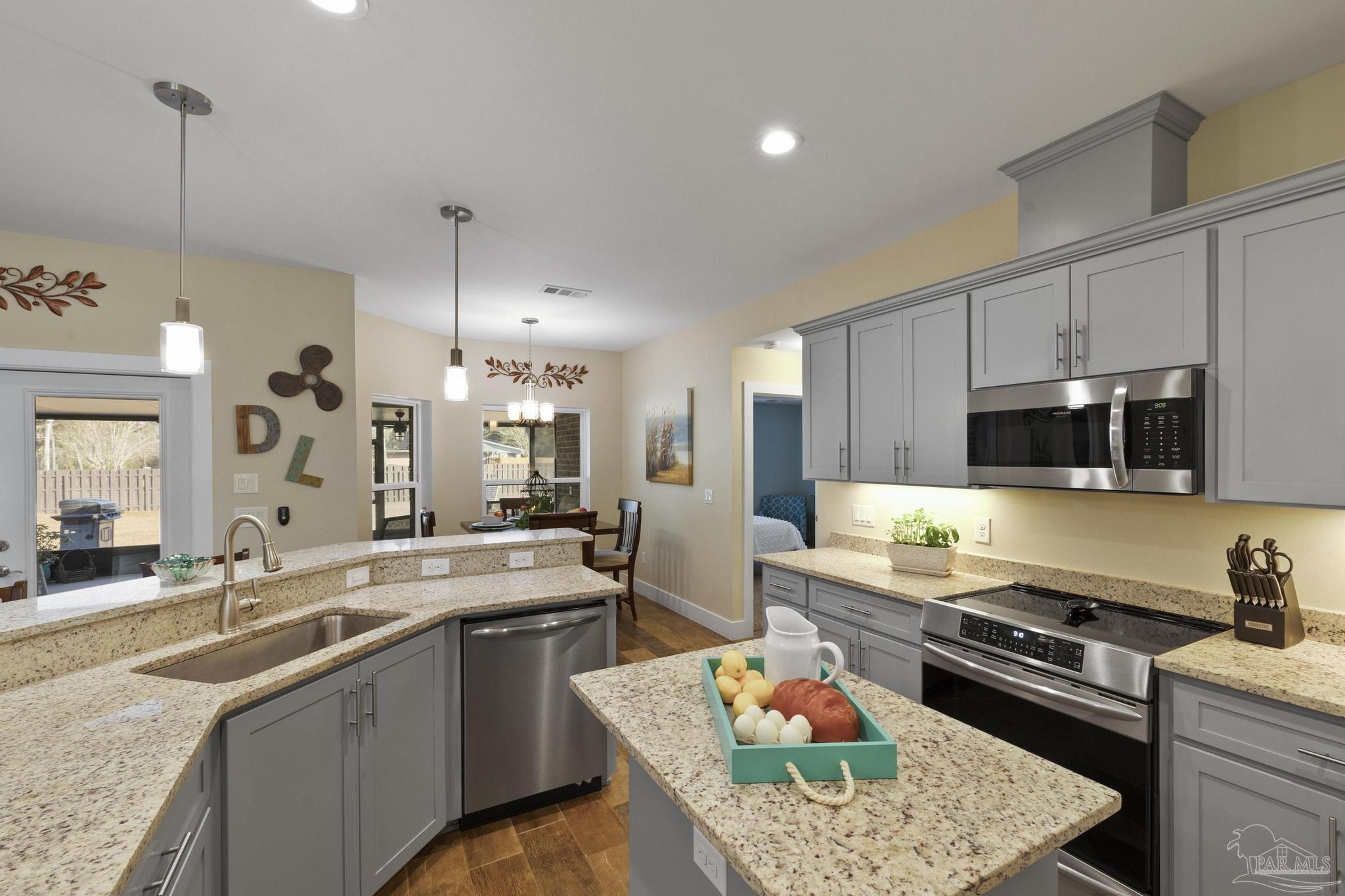 6474 Hammock Trace Milton, FL 32583 - Photo 14 of 50