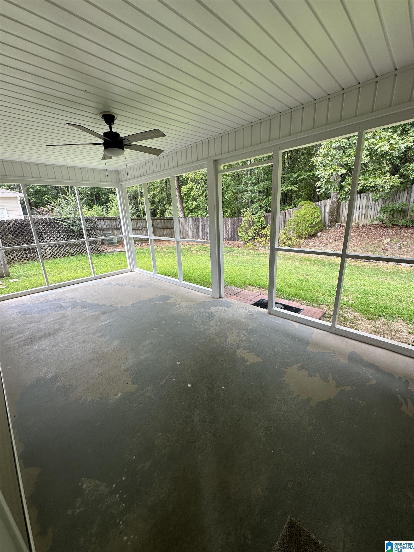279 Warwick Lane Alabaster, AL 35007 - Photo 3 of 23
