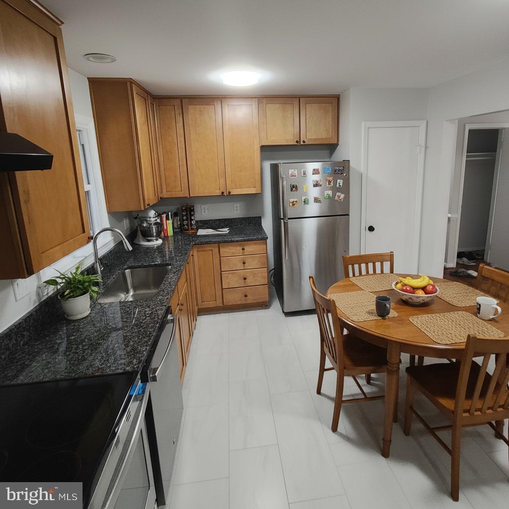 15712 Brandywine Road Dumfries, VA 22025 - Photo 4 of 13 Remodeled Kitchen