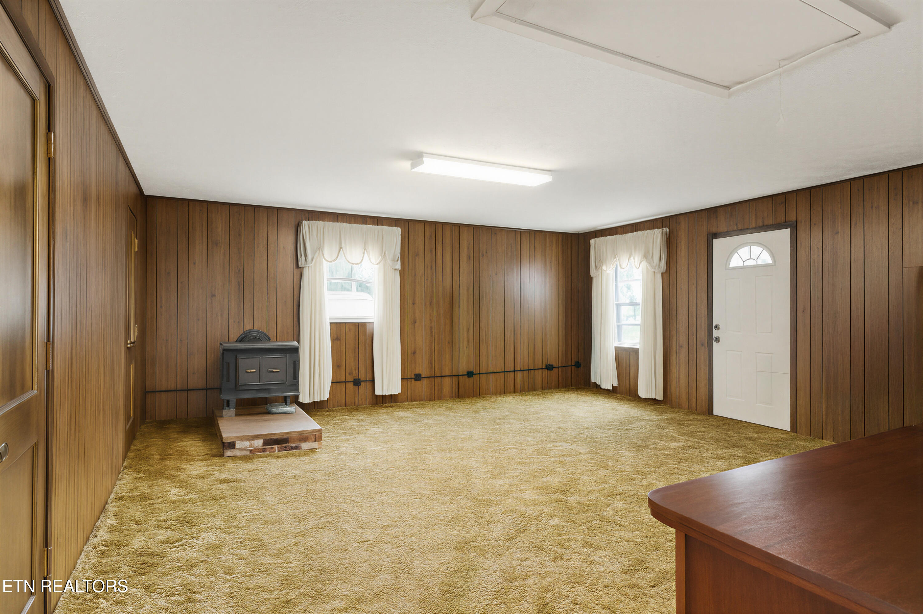 217 Arms Road Knoxville, TN 37924 - Photo 20 of 29 Living Room_02-Edit