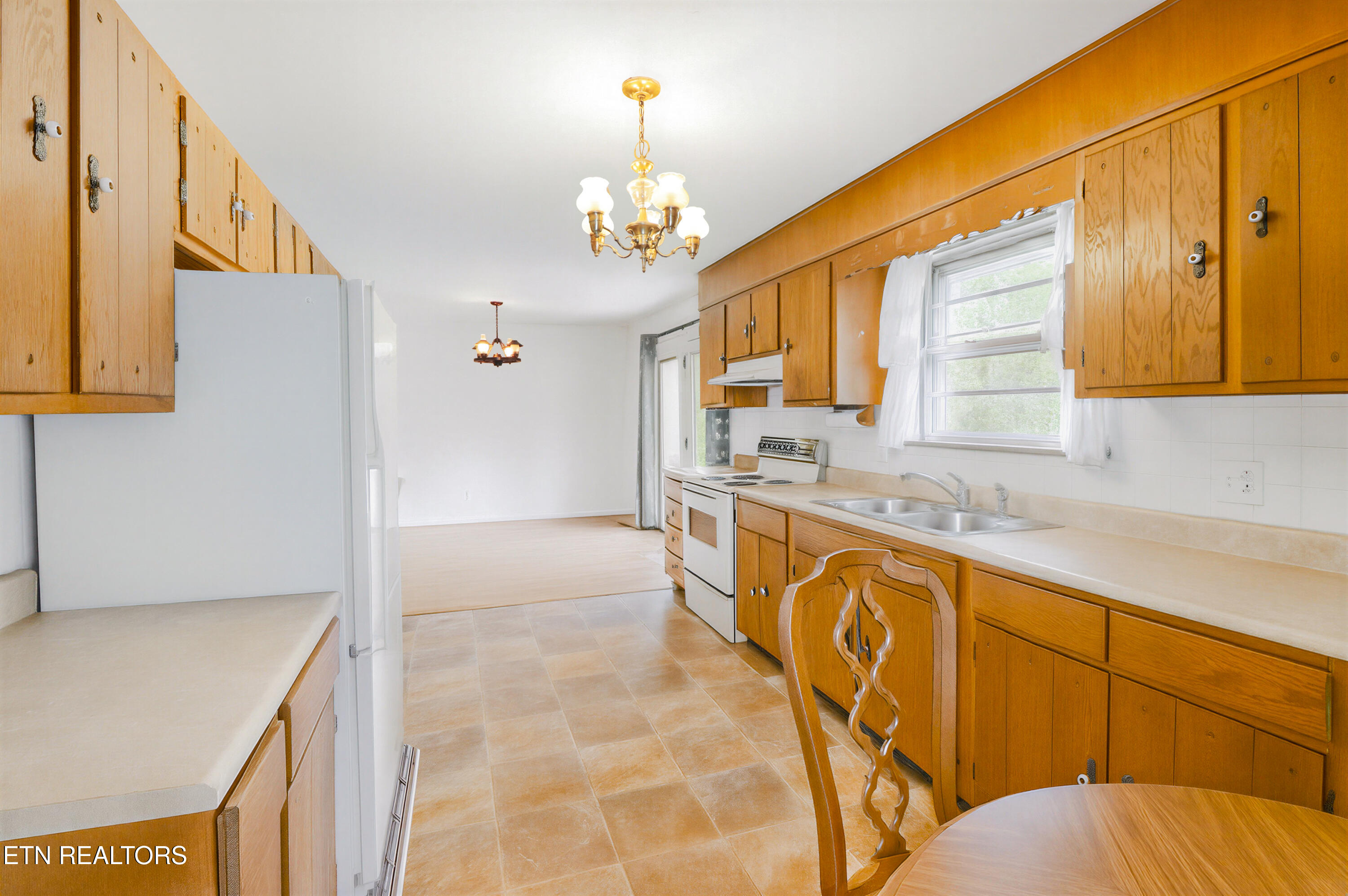 217 Arms Road Knoxville, TN 37924 - Photo 24 of 29 Kitchen_03-Edit