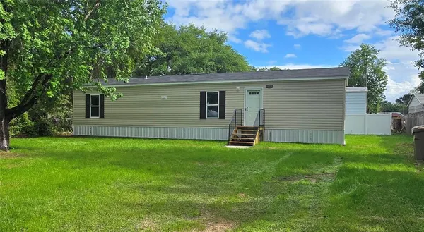 $1,600 | 24048 Ermine Road, Astor, FL 32102