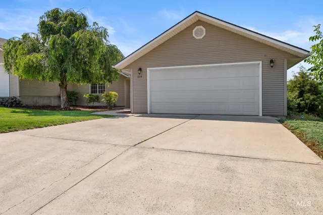 $369,900 | 824 15th Avenue, Lewiston, ID 83501