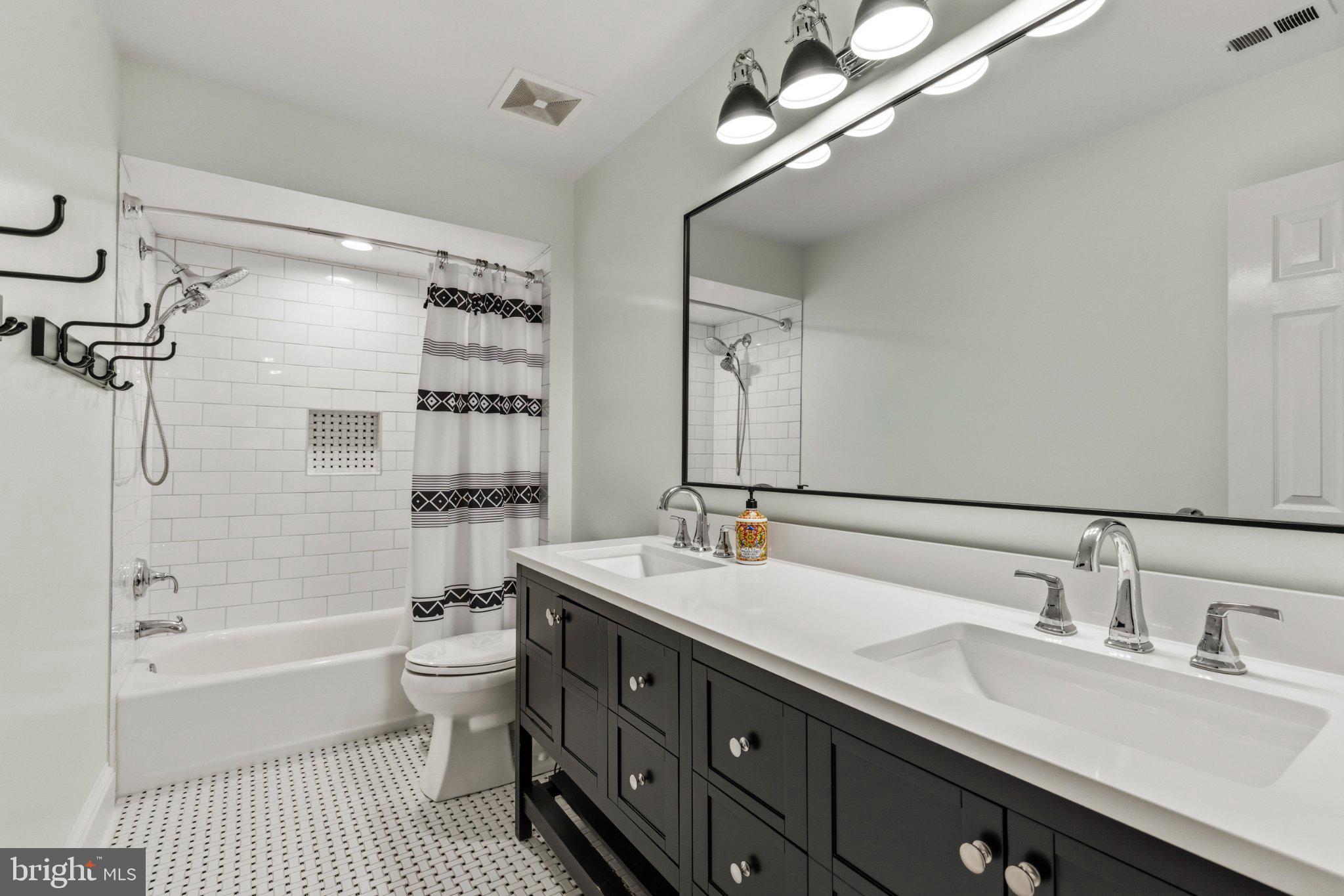 11800 Grey Birch Place Reston, VA 20191 - Photo 19 of 37 Gallery Image 19