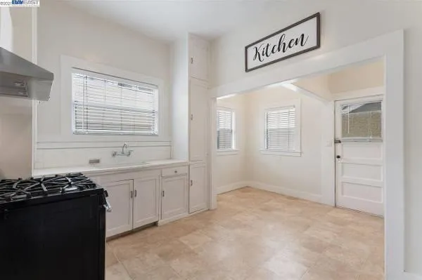 $2,600 | 5484 Vicente Way, Oakland, CA 94609