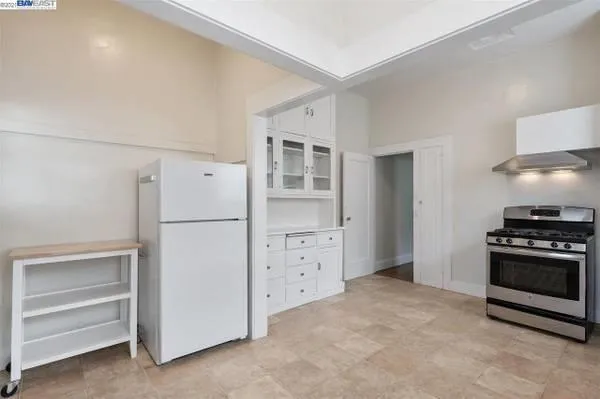 $2,600 | 5484 Vicente Way, Oakland, CA 94609