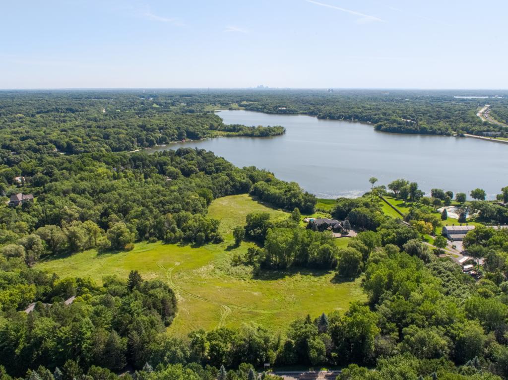 1825 Lakeside Trail