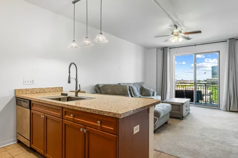 $375,000 | 437 West Division Street, Unit 814, Chicago, IL 60610