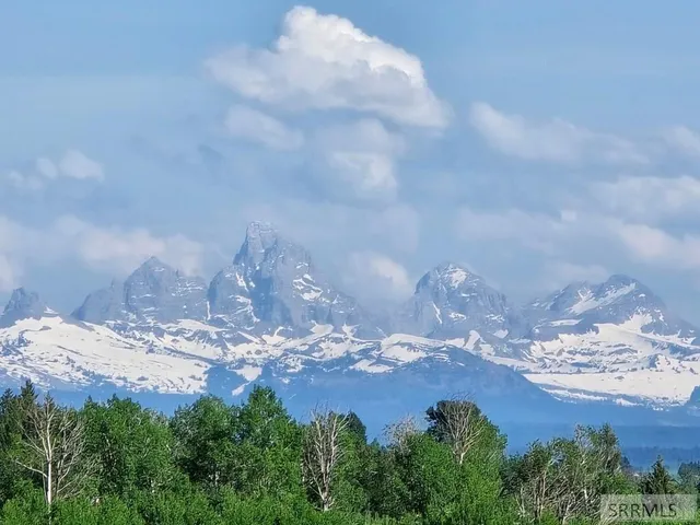 $219,000 | 1560 East Rim Loop, Ashton, ID 83420