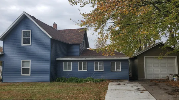 $179,000 | 221 Bridge Street, Le Sueur, MN 56058