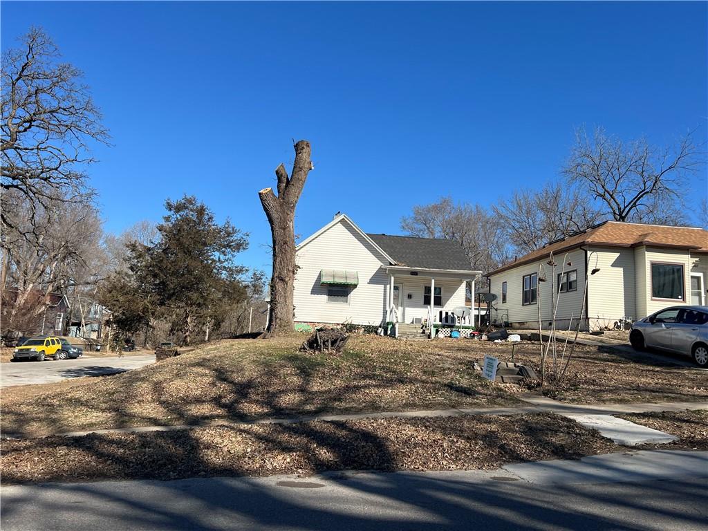 2003 Holman Street St. Joseph, MO 64501 - Photo 1 of 14