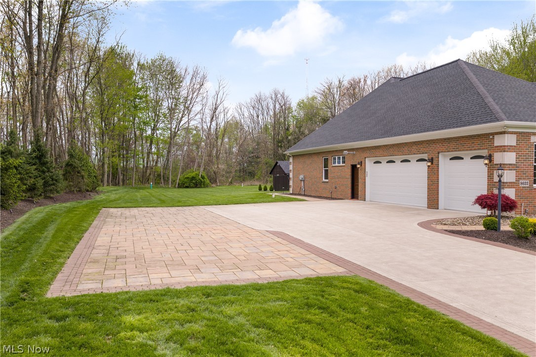 8622 Hunters Ridge Run Wadsworth, OH 44281 - Photo 3 of 43