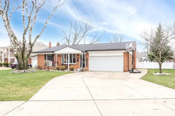 $409,900 | 15507 Williams Street, Livonia, MI 48154