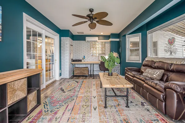 $409,900 | 15507 Williams Street, Livonia, MI 48154