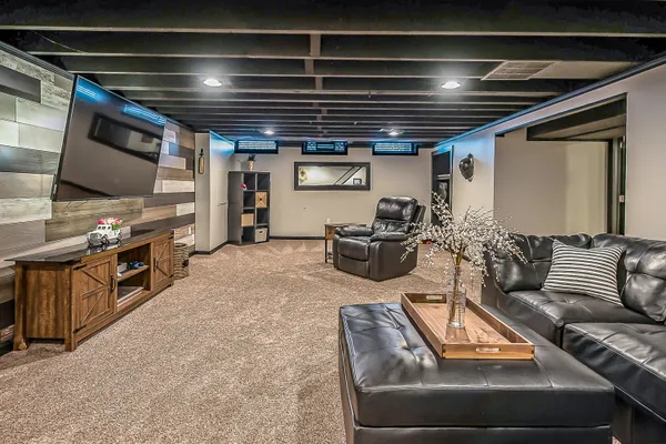 $409,900 | 15507 Williams Street, Livonia, MI 48154