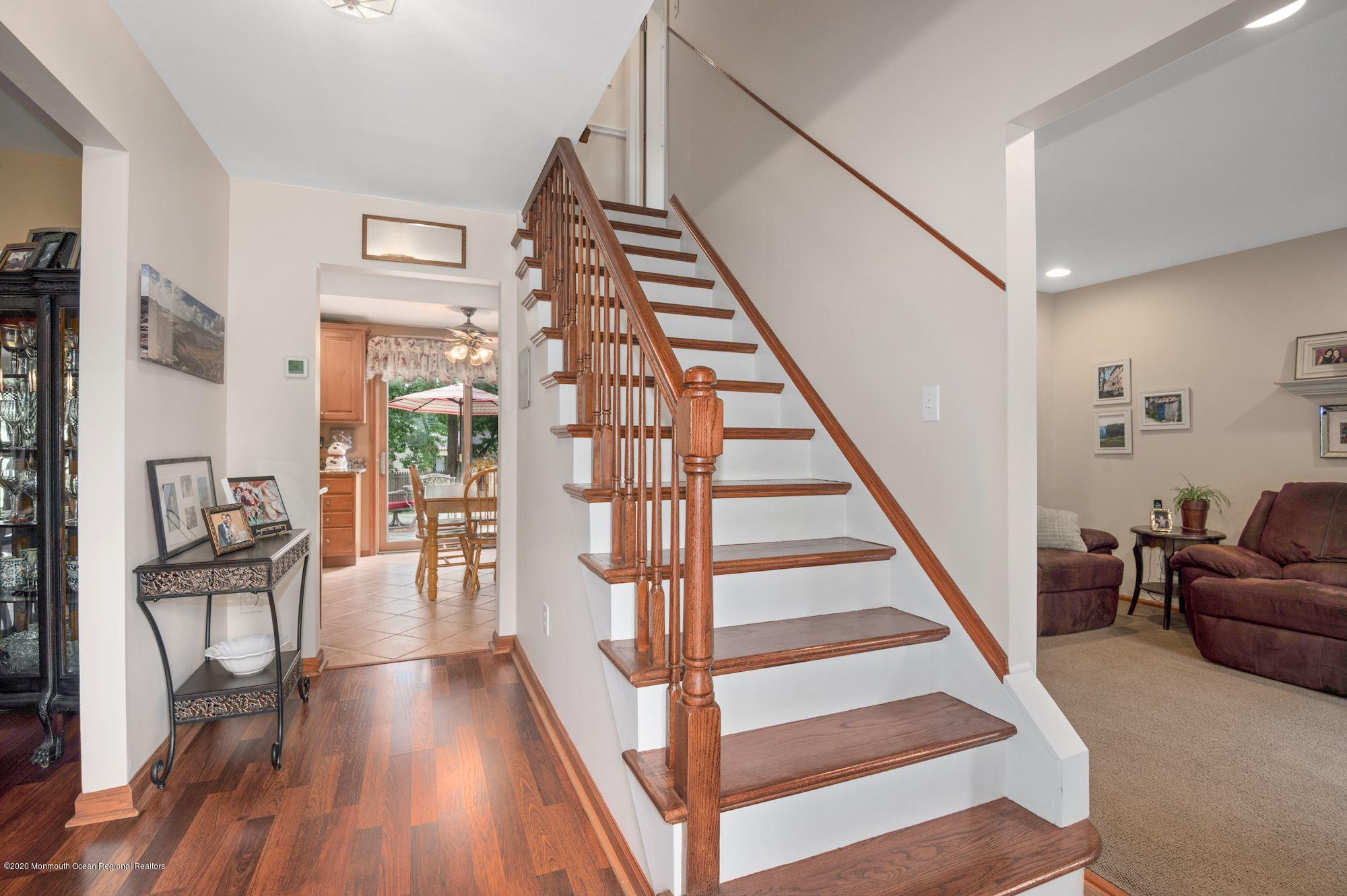 7 Lancelot Road Manalapan, NJ 07726 - Photo 11 of 31 Foyer