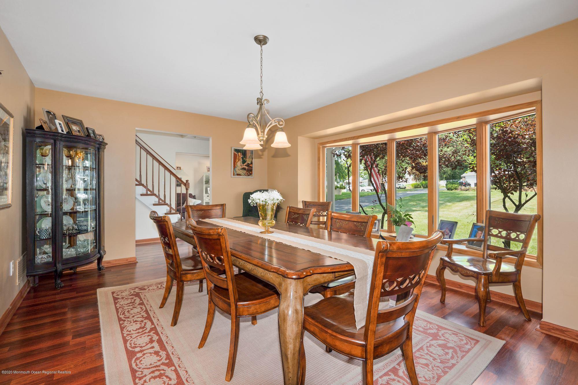 7 Lancelot Road Manalapan, NJ 07726 - Photo 6 of 31 Living Room