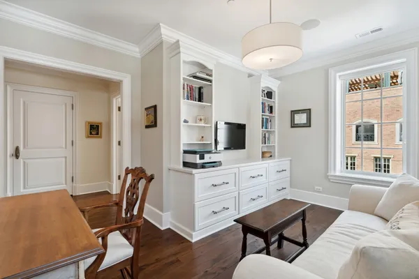 $20,000 | 446 West Huron Street, Chicago, IL 60654