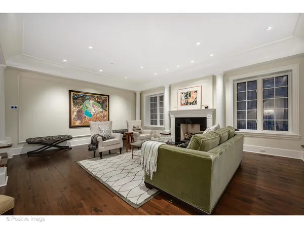 $20,000 | 446 West Huron Street, Chicago, IL 60654