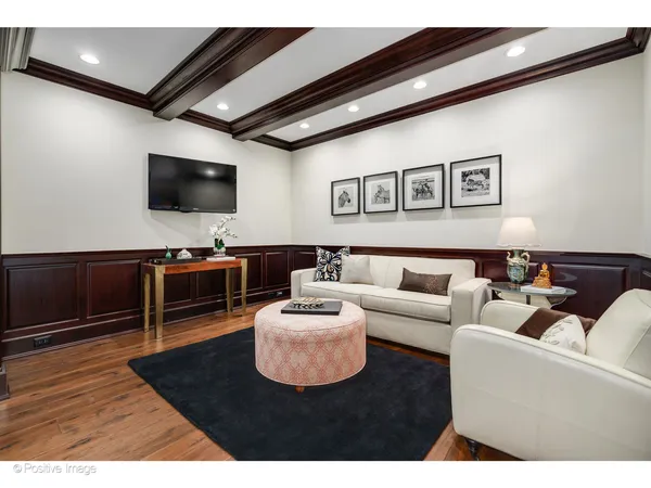 $20,000 | 446 West Huron Street, Chicago, IL 60654