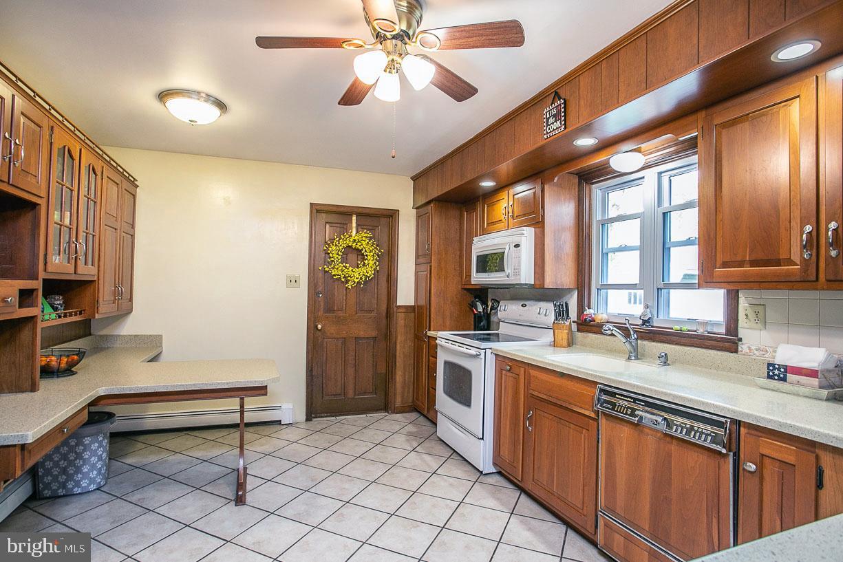 4195 Campbell Road Pennsburg, PA 18073 - Photo 17 of 46 Gallery Image 17