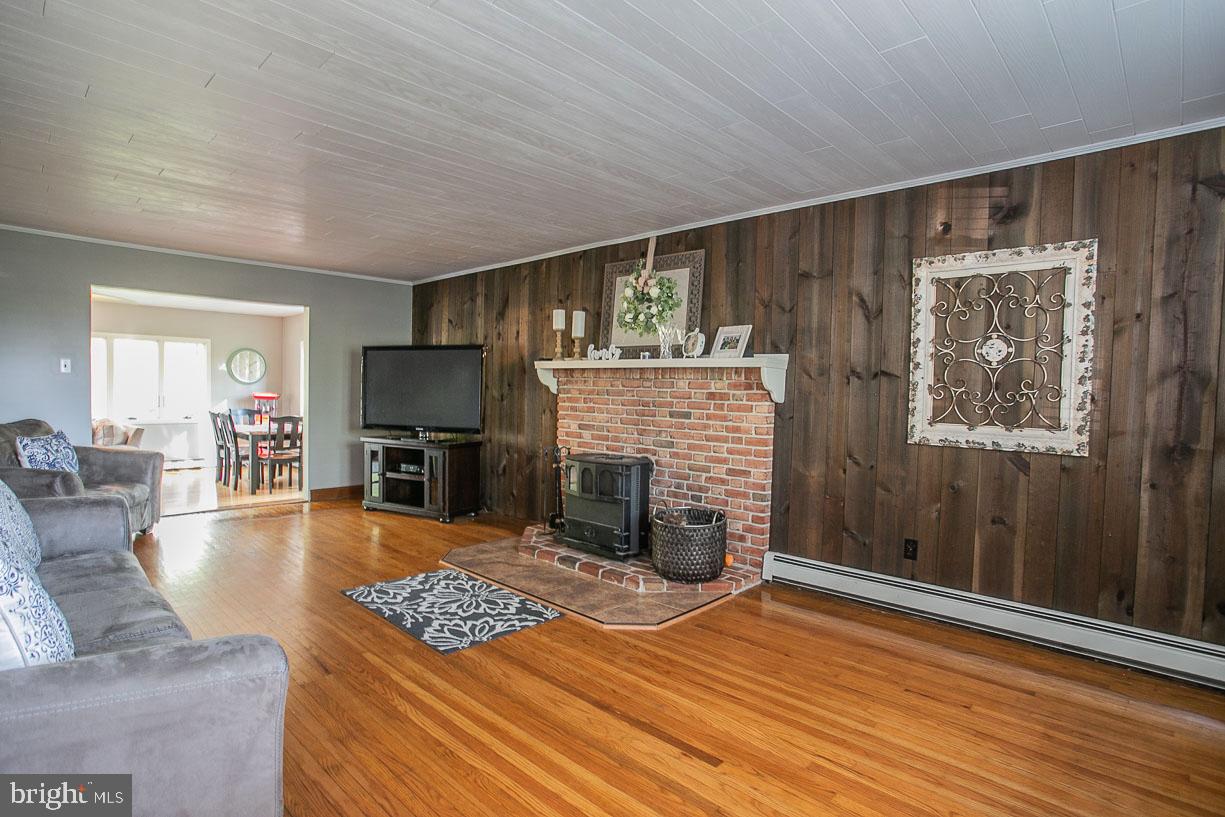4195 Campbell Road Pennsburg, PA 18073 - Photo 8 of 46 Gallery Image 8
