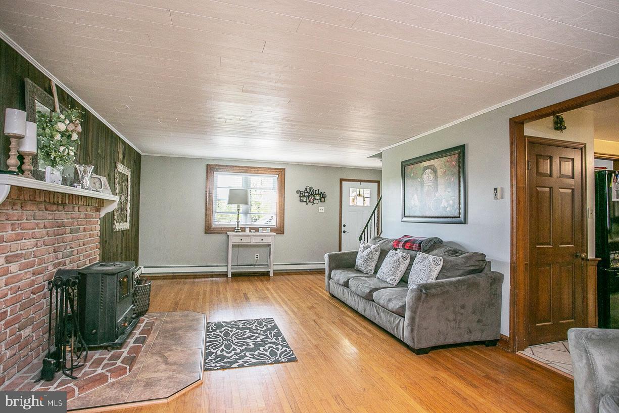 4195 Campbell Road Pennsburg, PA 18073 - Photo 10 of 46 Gallery Image 10