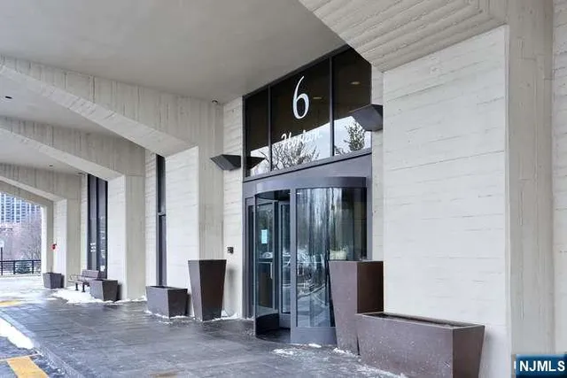 $160,000 | 6 Horizon Road, Unit 604, Fort Lee, NJ 07024