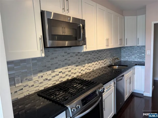 $160,000 | 6 Horizon Road, Unit 604, Fort Lee, NJ 07024