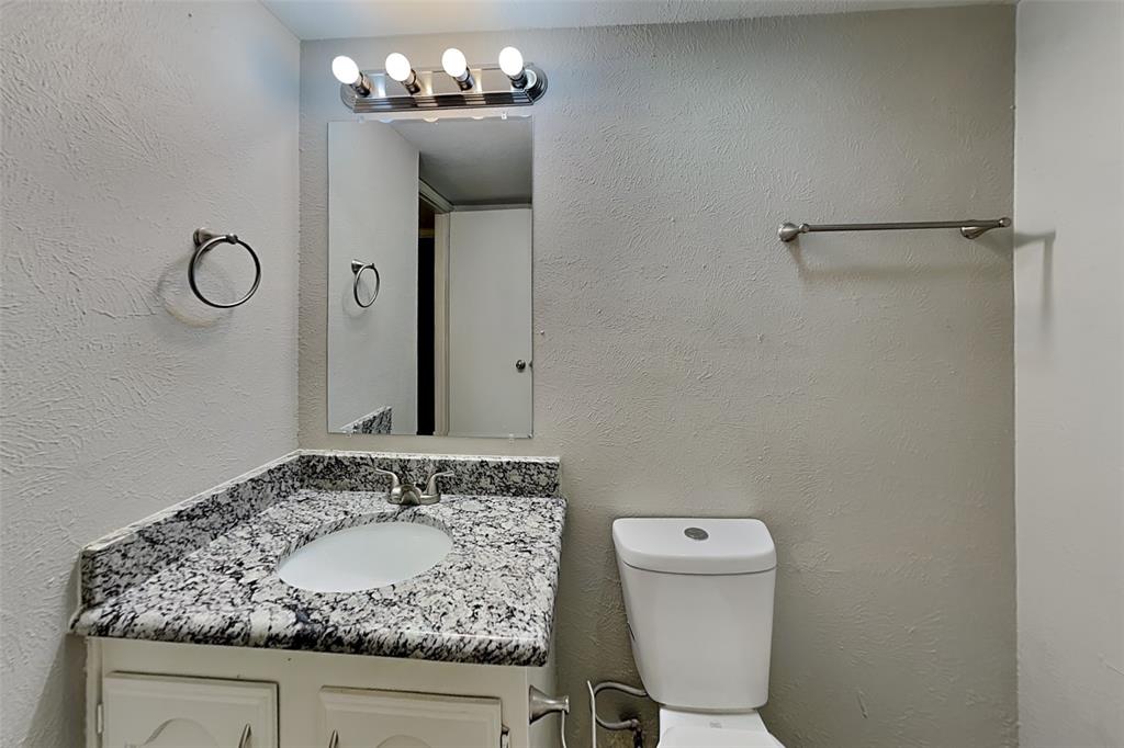 2611 Sprucewood Lane Euless, TX 76039 - Photo 15 of 18
