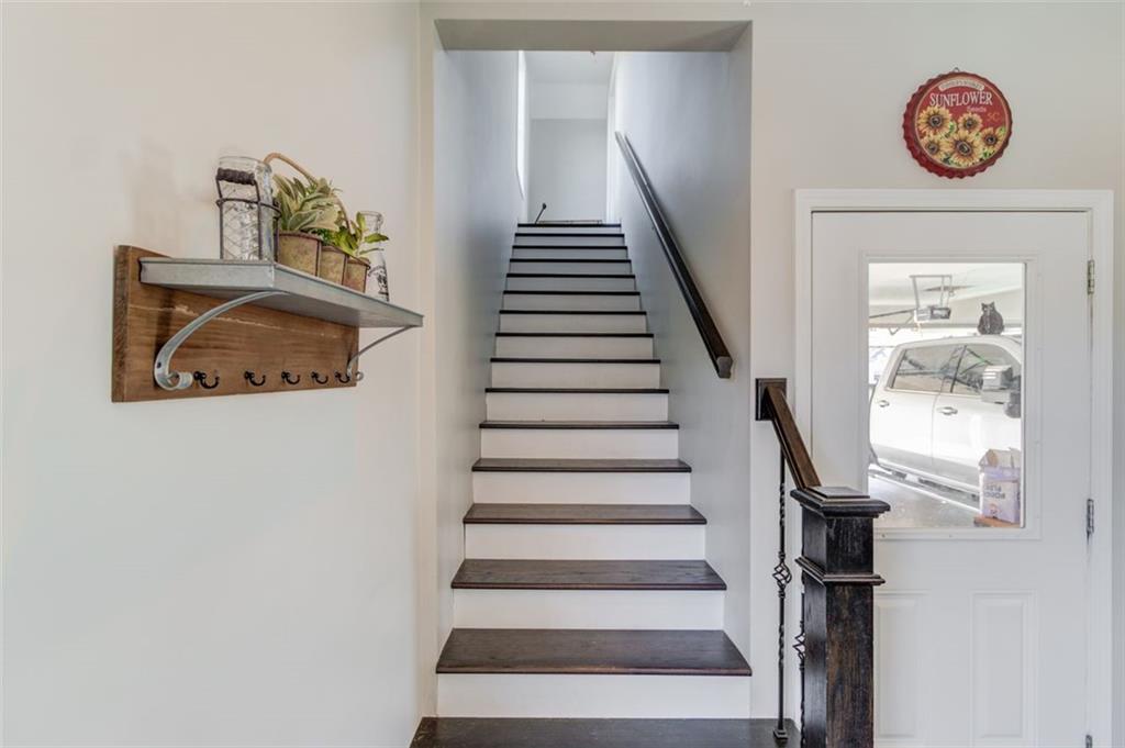 4404 Tanners Mill Road Braselton, GA 30517 - Photo 42 of 76 a view of entryway