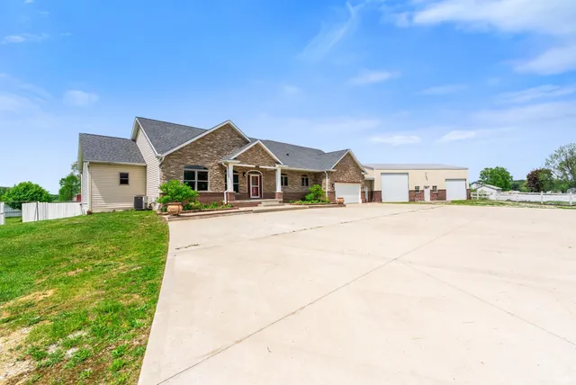 $975,000 | 2395 South 400 West, Warsaw, IN 46580
