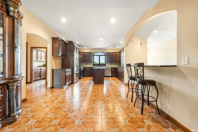 $975,000 | 2395 South 400 West, Warsaw, IN 46580