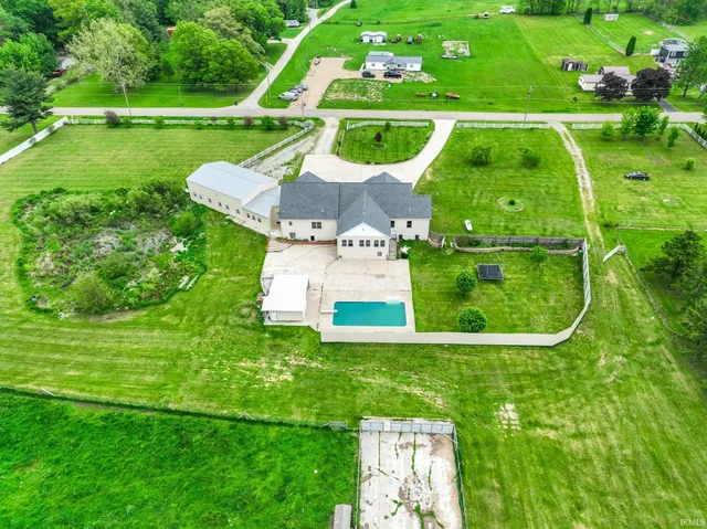 $975,000 | 2395 South 400 West, Warsaw, IN 46580