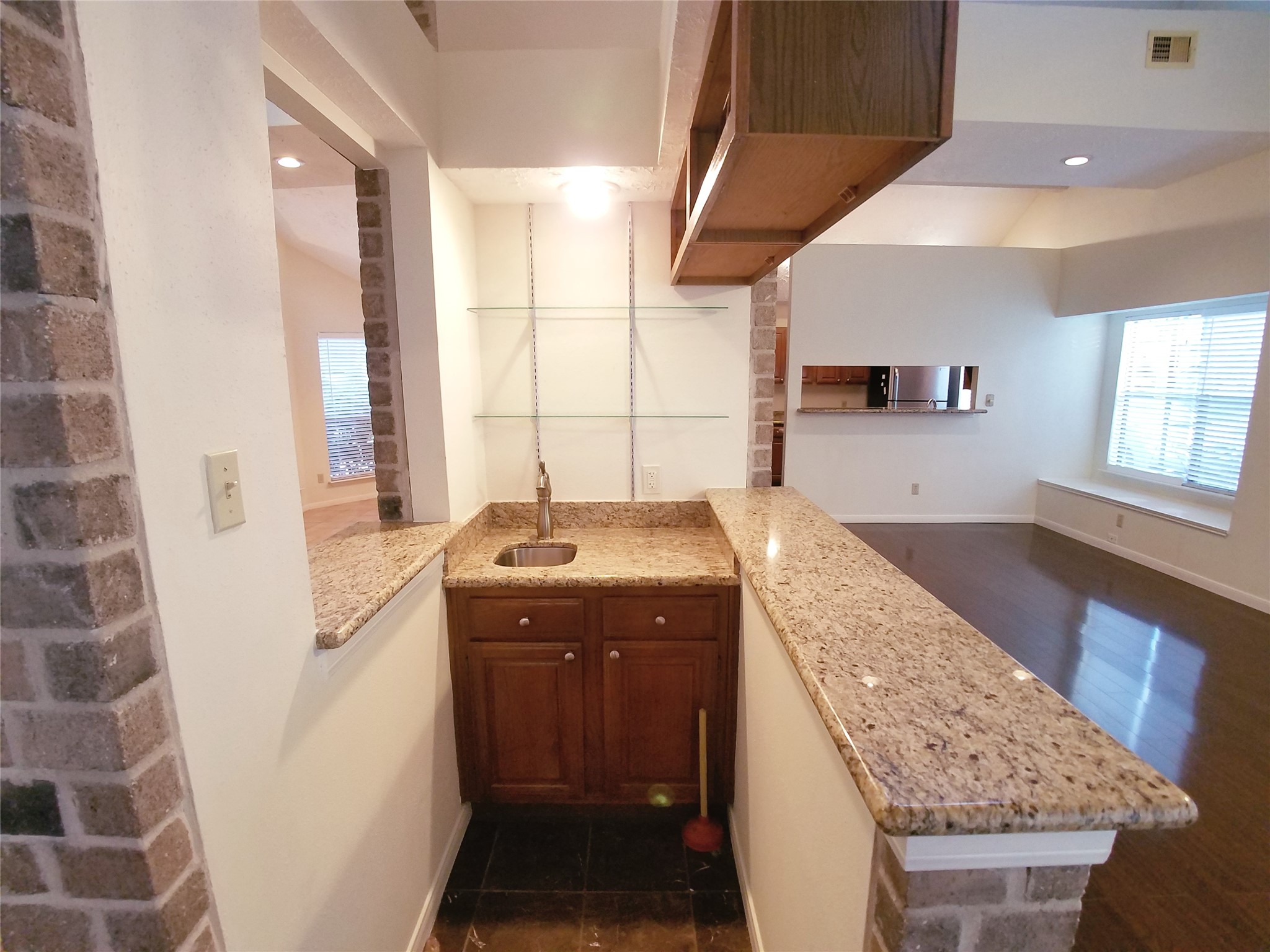 2111 Echo Ridge Sugar Land, TX 77478 - Photo 14 of 30 Gallery Image 14
