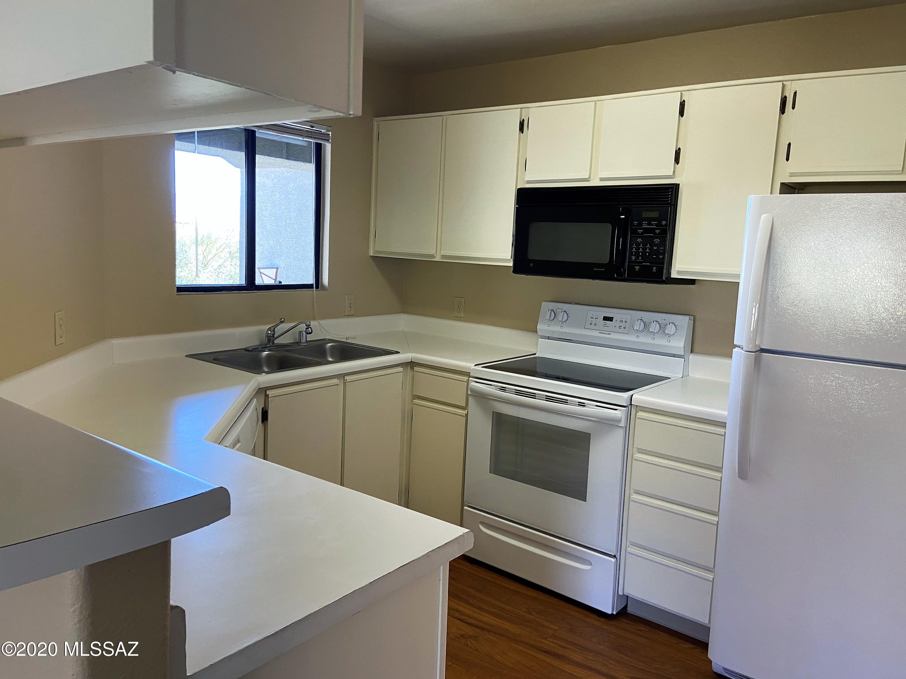 5751 North Kolb Road, Unit 32202 Tucson, AZ 85750 - Photo 4 of 32