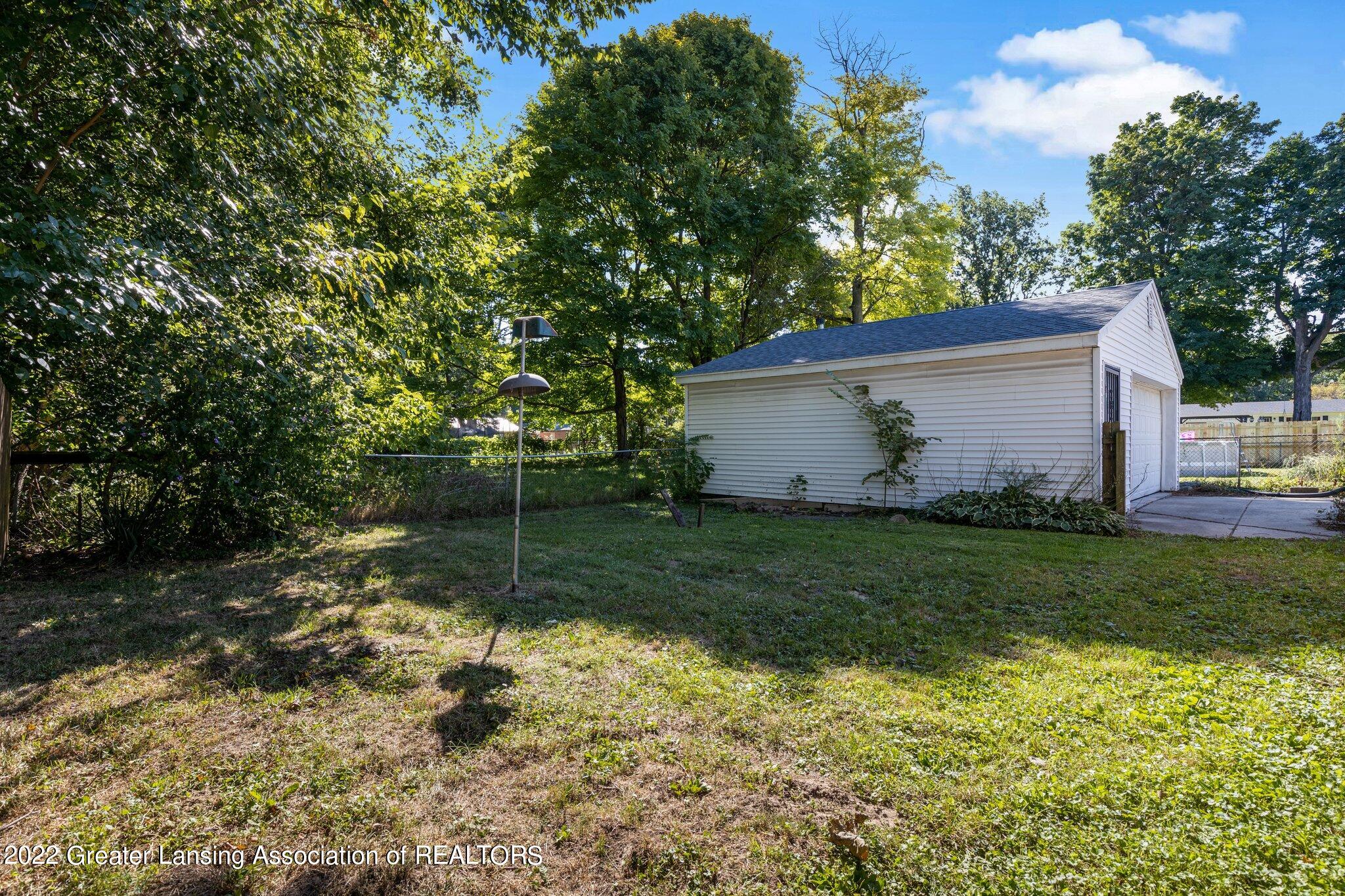 6527 Hilliard Road Lansing, MI 48911 - Photo 38 of 38 6-web-or-mls-0Z4A1406