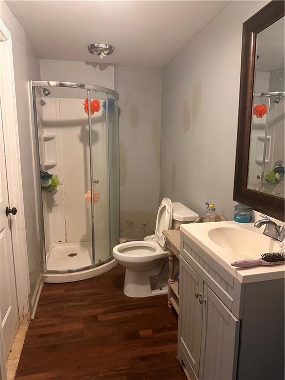 1637 Roman Point Drive Norcross, GA 30093 - Photo 20 of 21 a bathroom with a toilet and a shower